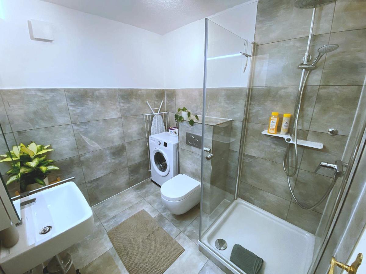 Studio-Apartment Mit Garten, Parkplatz & Kueche Offenburg Bagian luar foto